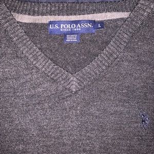 U.S. Polo Assn. Men’s Solid Soft V-neck Sweatshirt Size: L